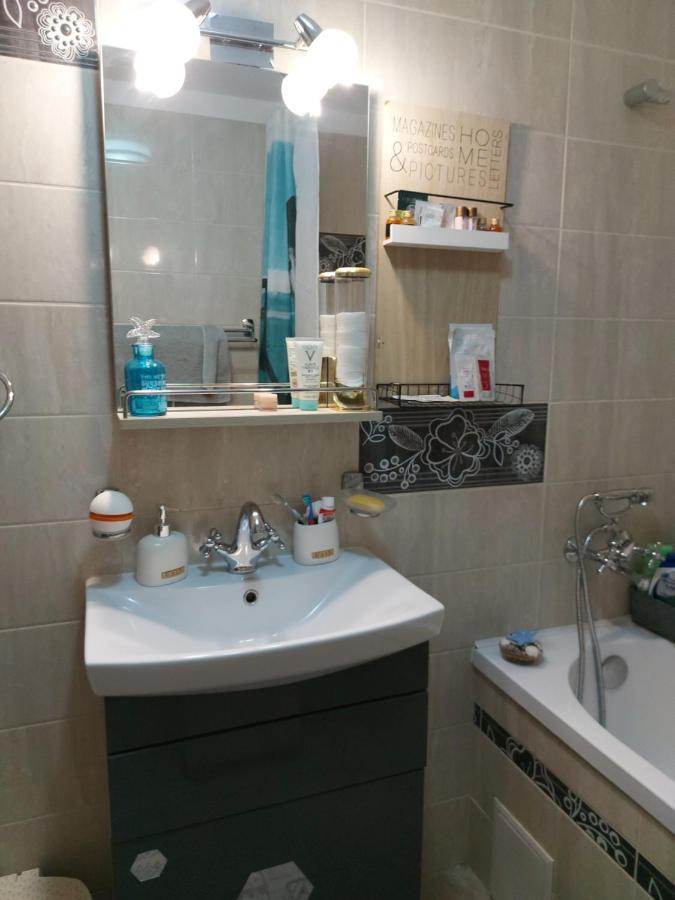 Flomar By The Sea Apartment มันกาเลีย ภายนอก รูปภาพ