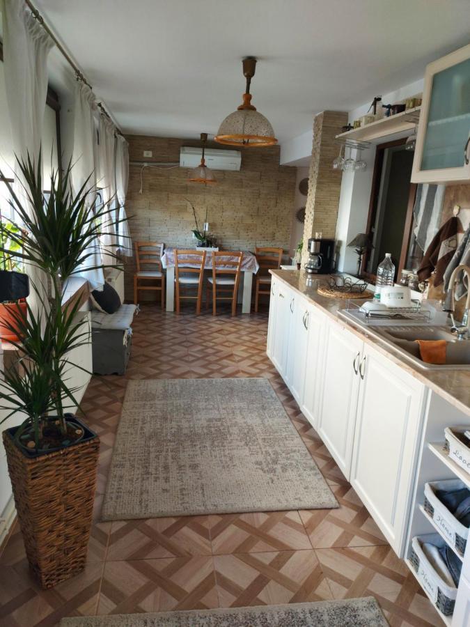 Flomar By The Sea Apartment มันกาเลีย ภายนอก รูปภาพ